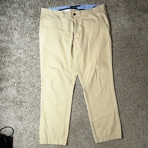Tommy Hilfiger Men's Khaki Chinos